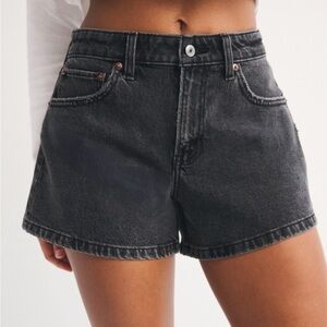 New with tags Curve love A line mid rise shorts from Abercrombie.